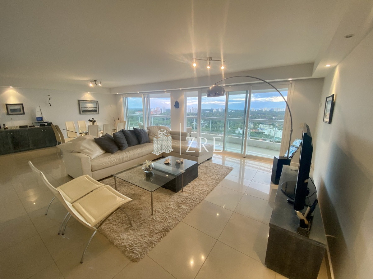 Apartamento ID.364 - Venta apartamento 4 dormitorios playa mansa Punta del Este