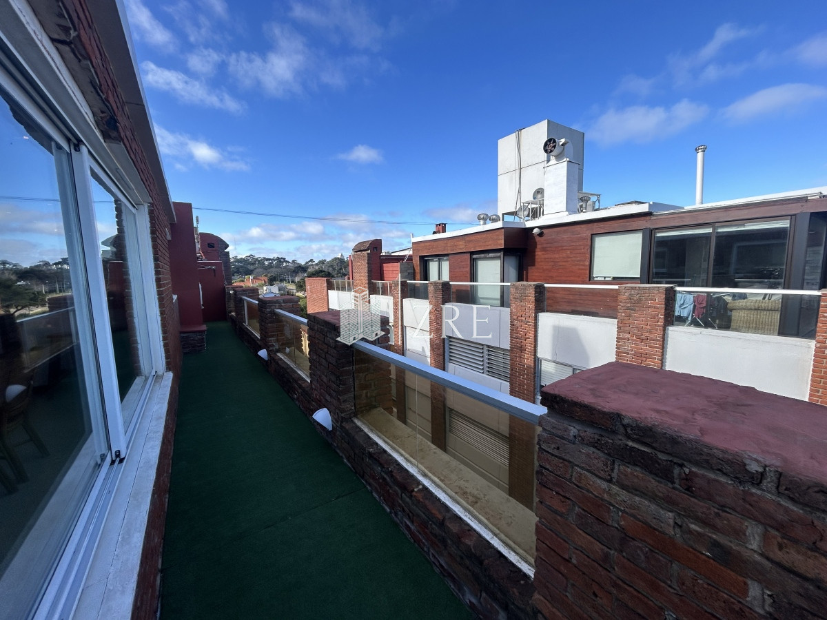 Apartamento ID.83 - Venta penthouse duplex Punta del Este primera linea Playa Mansa