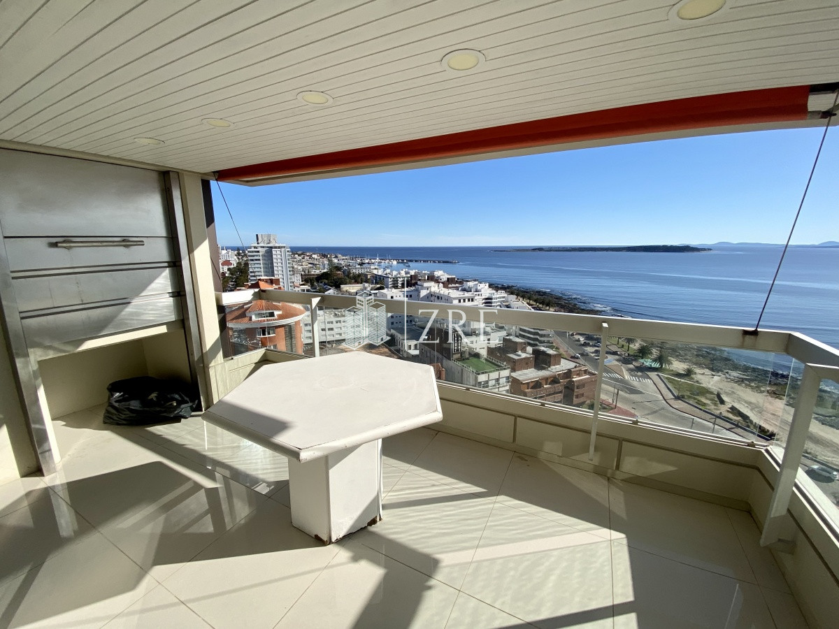 Apartamento ID.462 - Venta apartamento 4 dormitorios playa mansa Punta del Este