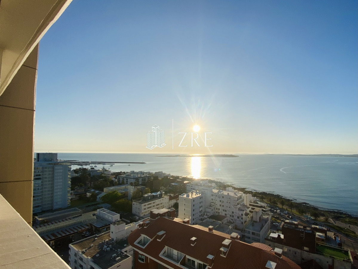 Apartamento ID.434 - Venta apartamento 3 dormitorios, piso alto, Torre tradicional en Punta del Este 