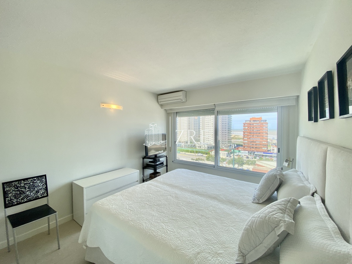 Apartamento ID.289 - Venta apartamento 3 dormitorios. Playa mansa, Punta del Este  