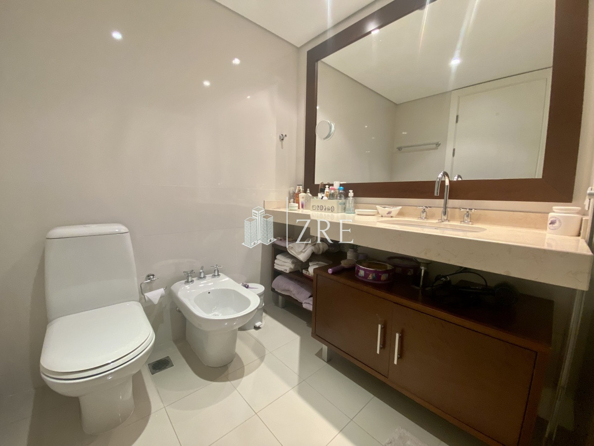 Apartamento ID.364 - Venta apartamento 4 dormitorios playa mansa Punta del Este