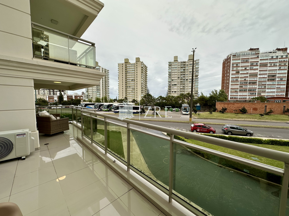 Apartamento ID.1366 - Venta apartamento 2 dormitorios. Imperiale, Punta del Este. 