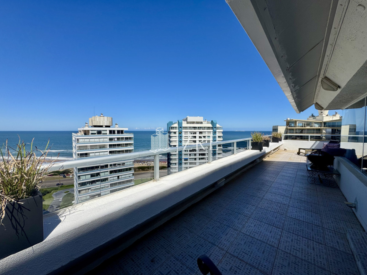 Apartamento ID.1317 - Venta. Penthouse dúplex. 3 dormitorios + dependencia 