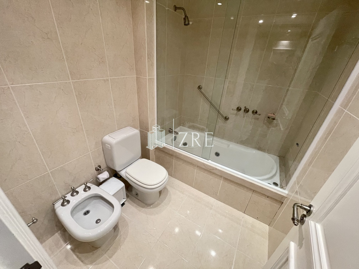 Apartamento ID.419 - Venta apartamento en playa mansa, primera línea, Punta del Este