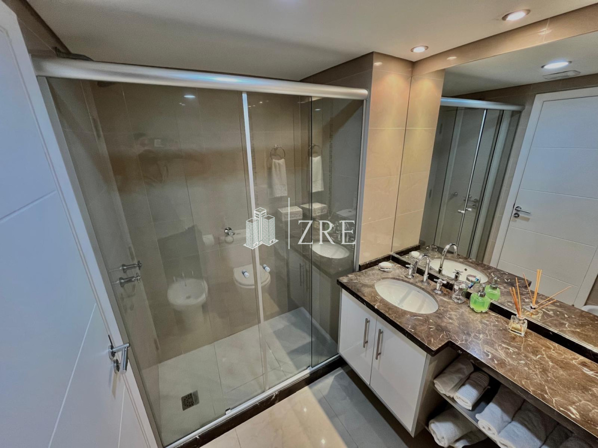 Apartamento ID.656 - Venta apartamento 2 dormitorios. Playa mansa, Punta del Este. 