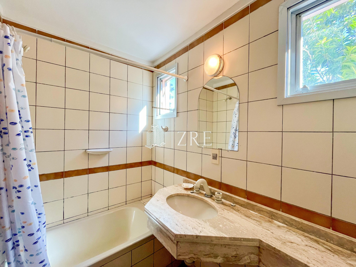 Apartamento ID.614 - Venta apartamento 3 dormitorios. Playa mansa, Punta del Este 