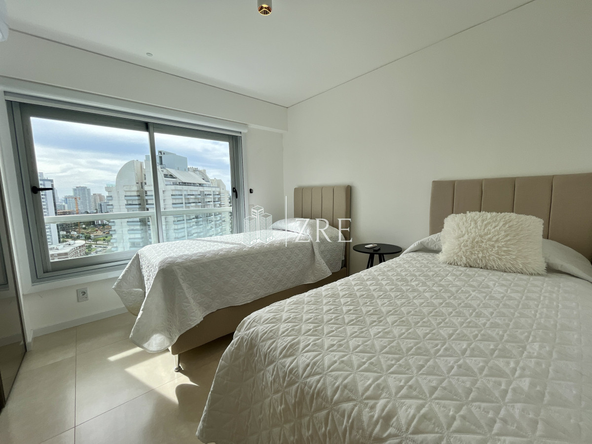 Apartamento ID.668 - Venta apartamento 4 dormitorios. Playa brava, Punta del Este 