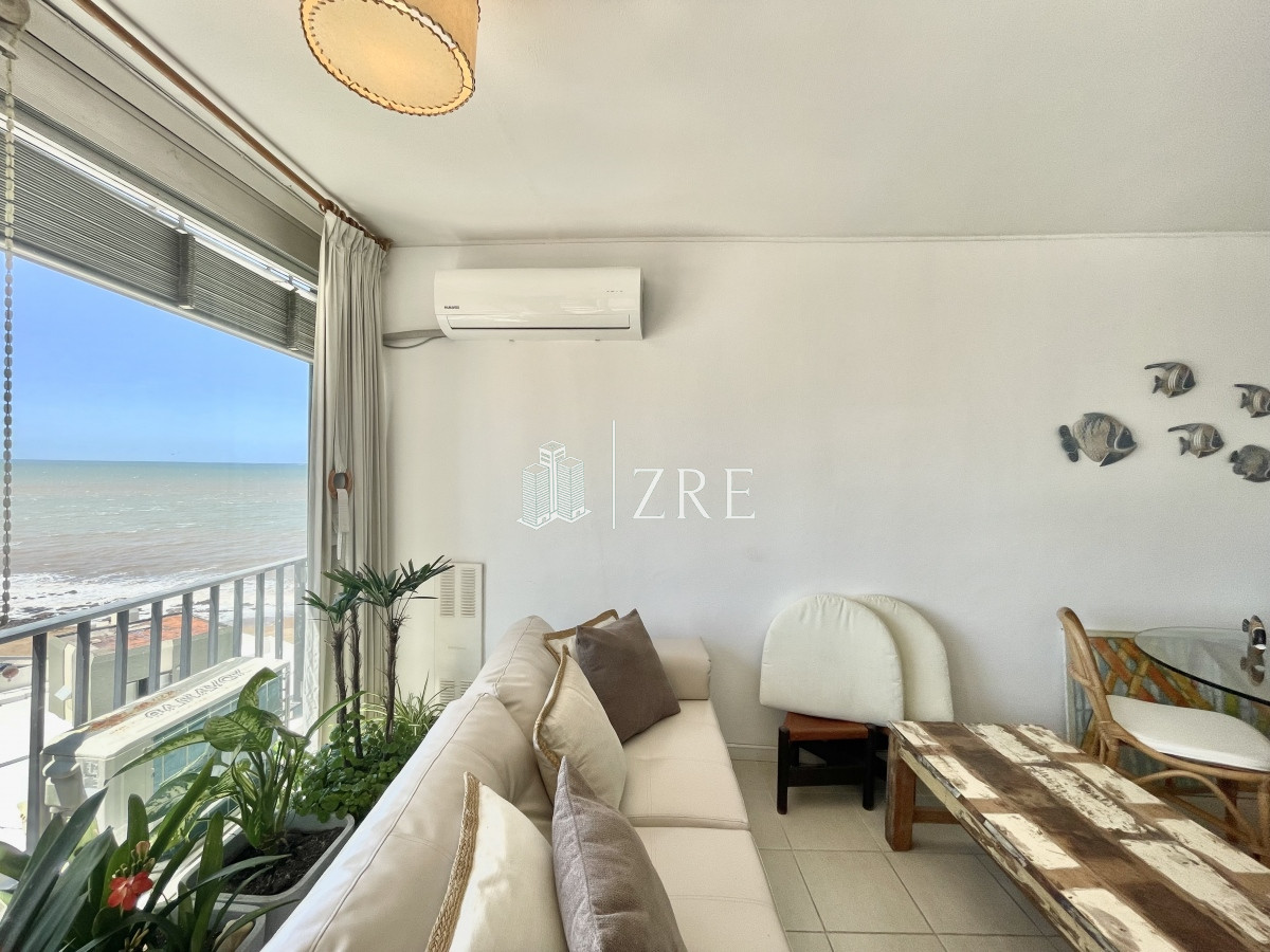 Apartamento ID.160 - Venta apartamento 1 dormitorio con vista al mar. Península, Punta del Este.  