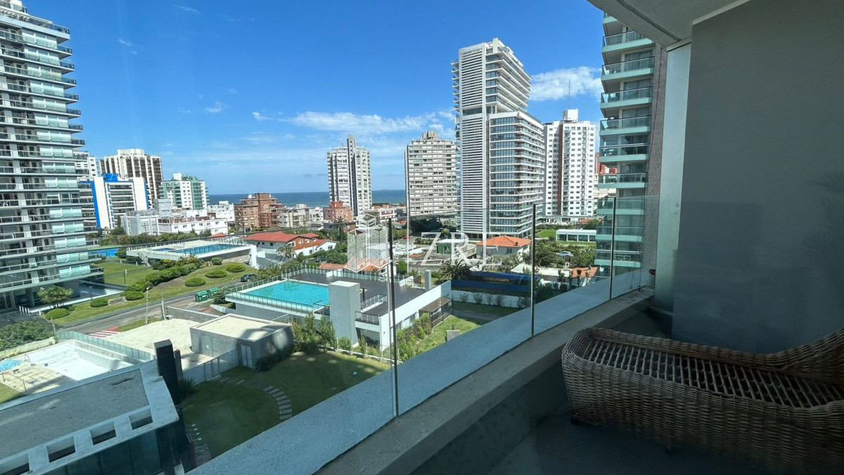 Apartamento ID.1354 - Venta de apartamento de 1 dormitorio y medio en Punta del Este