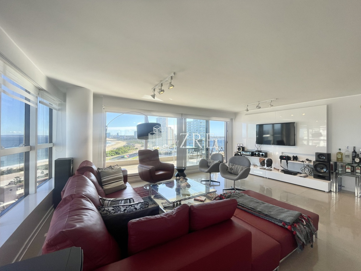 Apartamento ID.225 - Venta Departamento - 3 dormitorios + servicio - Punta Del Este -  Playa Mansa