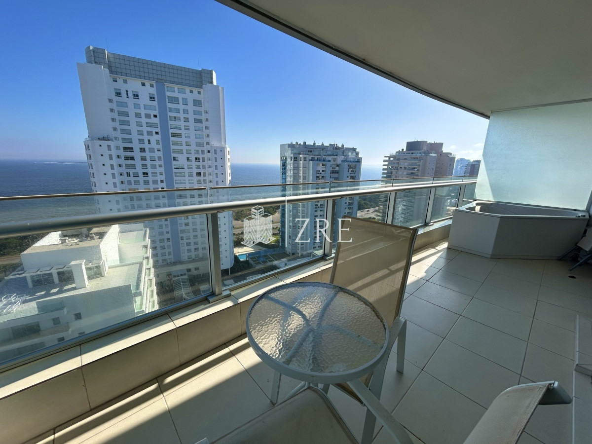 Apartamento ID.736 - Venta apartamento Punta del Este en Playa Mansa con vista al mar. 2 dormitorios
