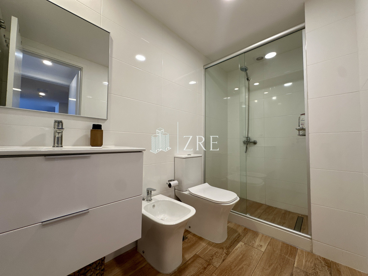 Apartamento ID.660 - Venta apartamento 2 dormitorios. Playa mansa, Punta del Este. 