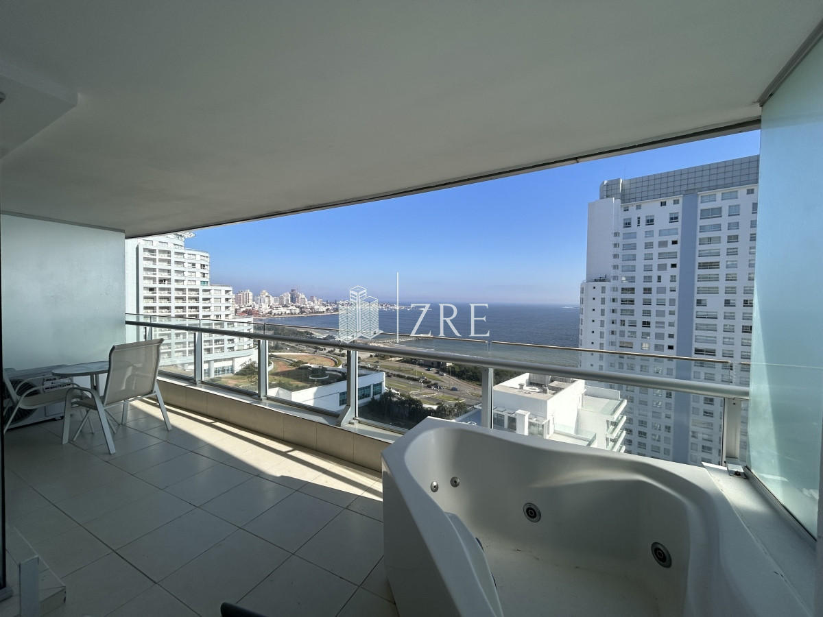 Apartamento ID.736 - Venta apartamento Punta del Este en Playa Mansa con vista al mar. 2 dormitorios