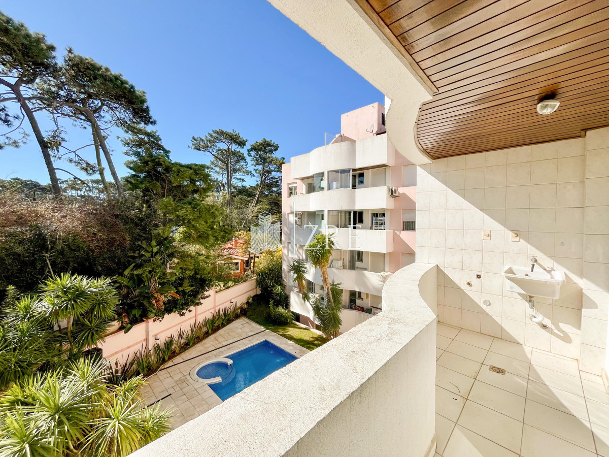 Apartamento ID.614 - Venta apartamento 3 dormitorios. Playa mansa, Punta del Este 