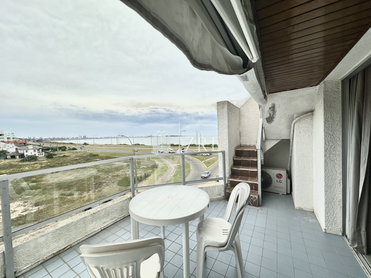 Apartamento ID.801 - Venta Apartamento - 3 Dormitorios 3 Baños - Primera linea Playa Mansa 