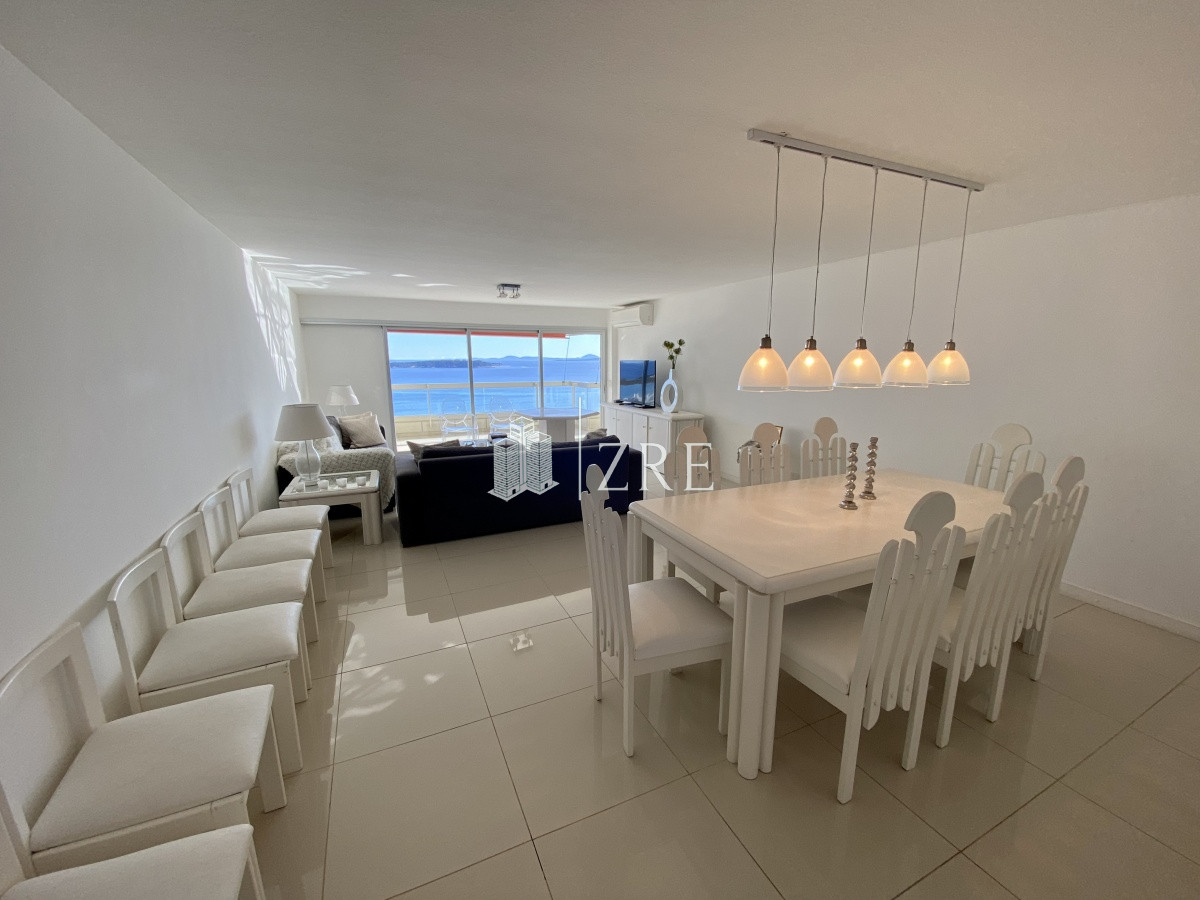 Apartamento ID.462 - Venta apartamento 4 dormitorios playa mansa Punta del Este