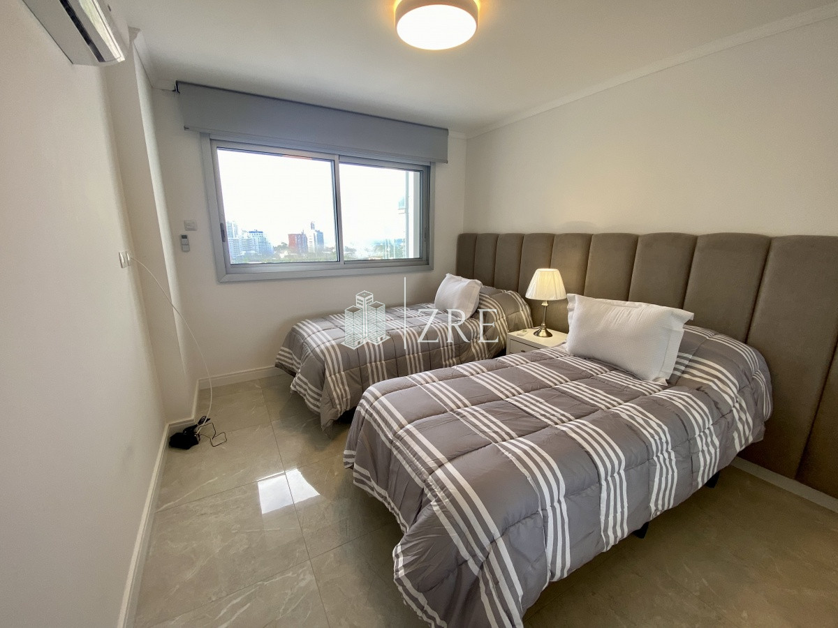 Apartamento ID.311 - Venta dos dormitorios playa mansa Punta del Este