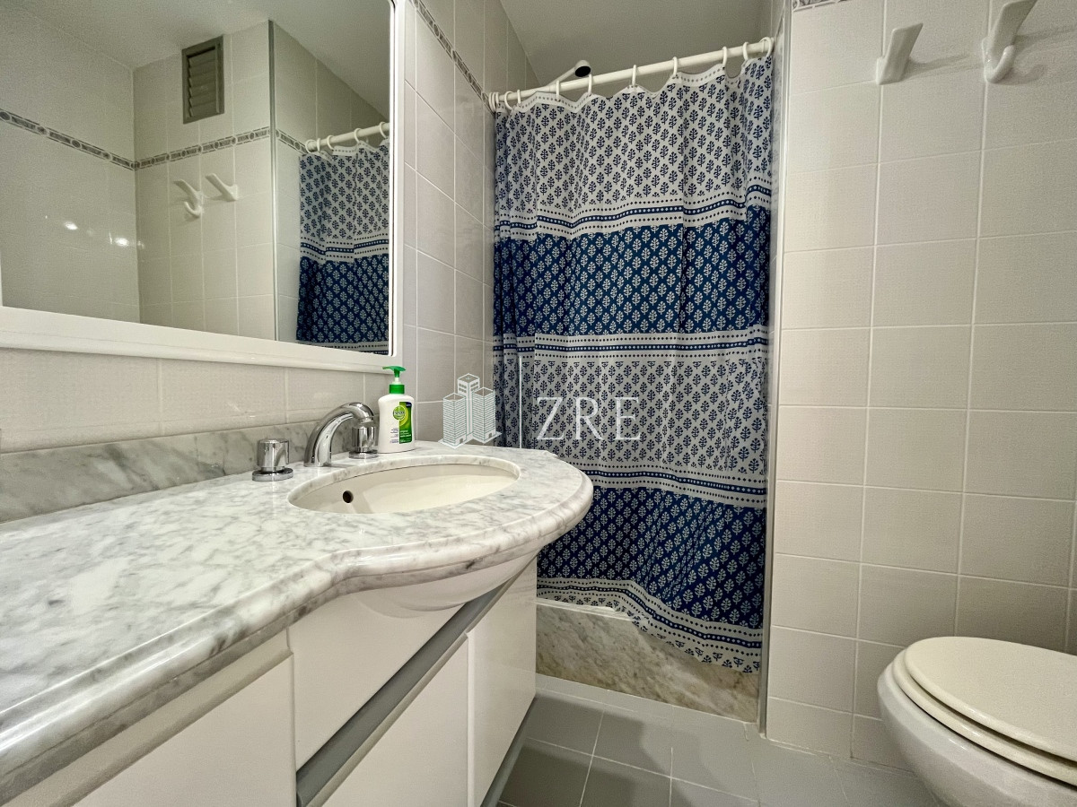 Apartamento ID.137 - Venta apartamento 3 dormitorios más dependencia, playa mansa. Punta del Este 