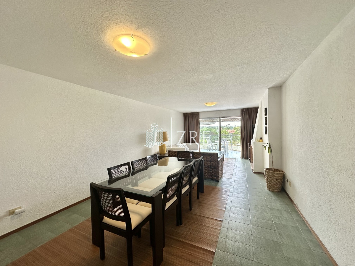 Apartamento ID.801 - Venta Apartamento - 3 Dormitorios 3 Baños - Primera linea Playa Mansa 