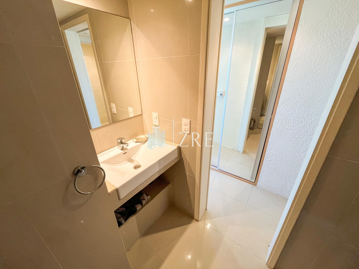 Apartamento ID.1262 - Venta Apartamento 4 Suites Con Vista al Mar, Playa Brava, Punta del Este.