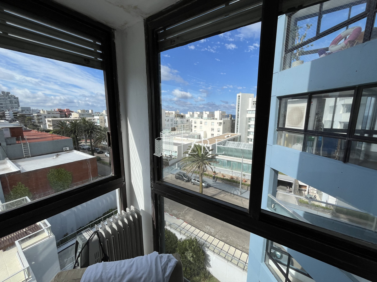 Apartamento ID.640 - Venta apartamento cuatro dormitorios, Península. Punta Del Este 