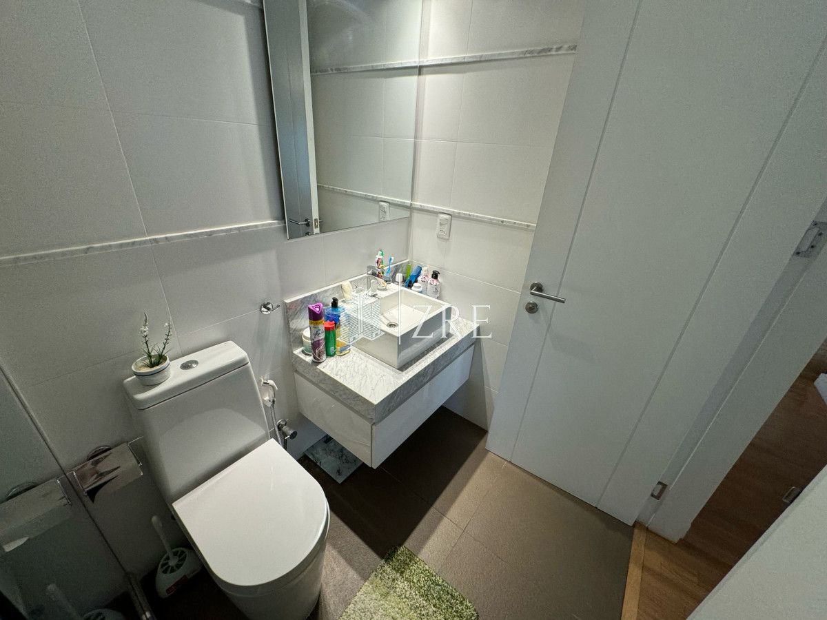 Apartamento ID.127 - Venta apartamento 2 dormitorios. Playa mansa, Punta del Este 