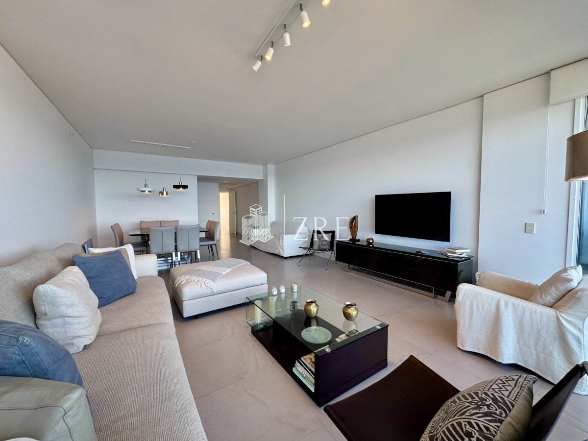 Apartamento ID.558 - Venta apartamento Punta del Este, playa brava 