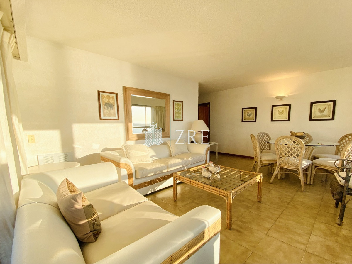Apartamento ID.434 - Venta apartamento 3 dormitorios, piso alto, Torre tradicional en Punta del Este 