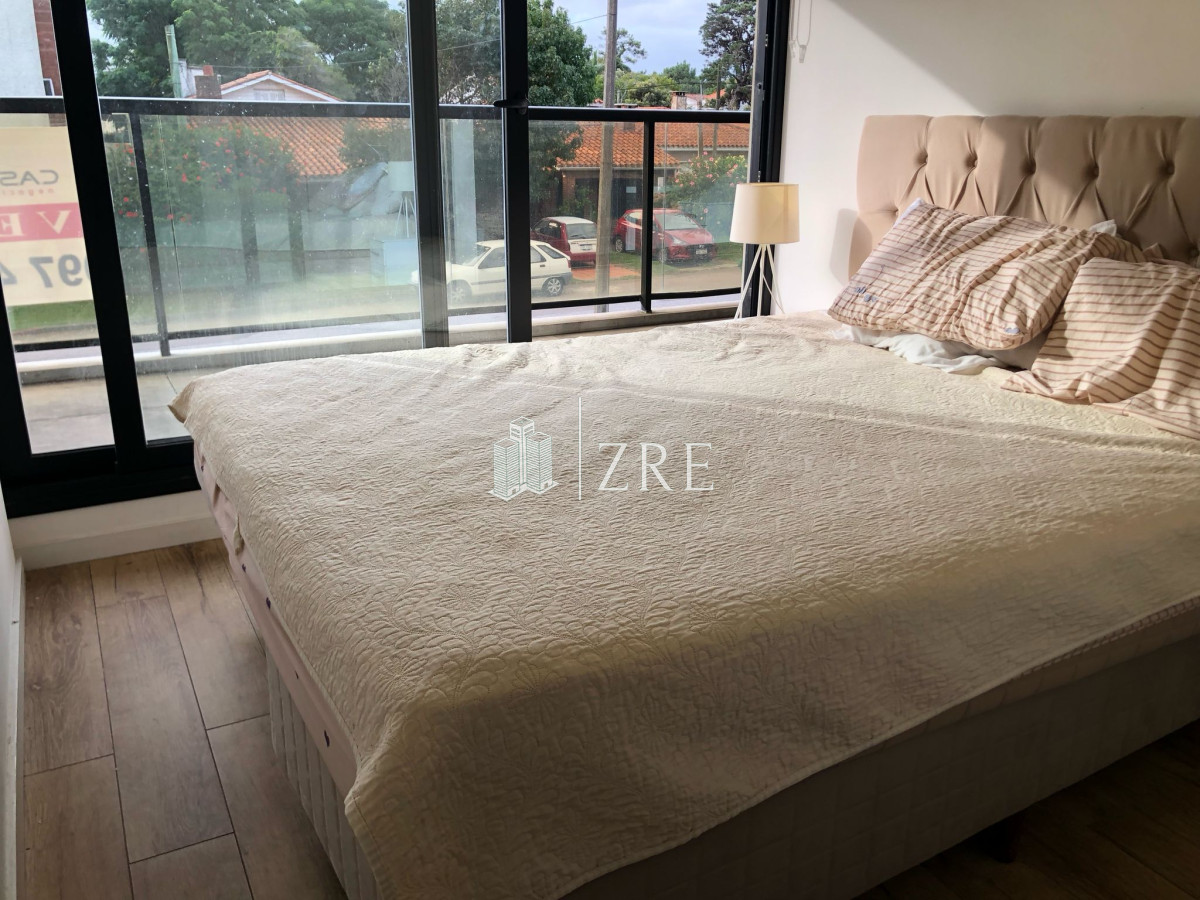 Apartamento ID.631 - Venta apartamento dos dormitorios primera linea, Mansa. Punta Del Este.