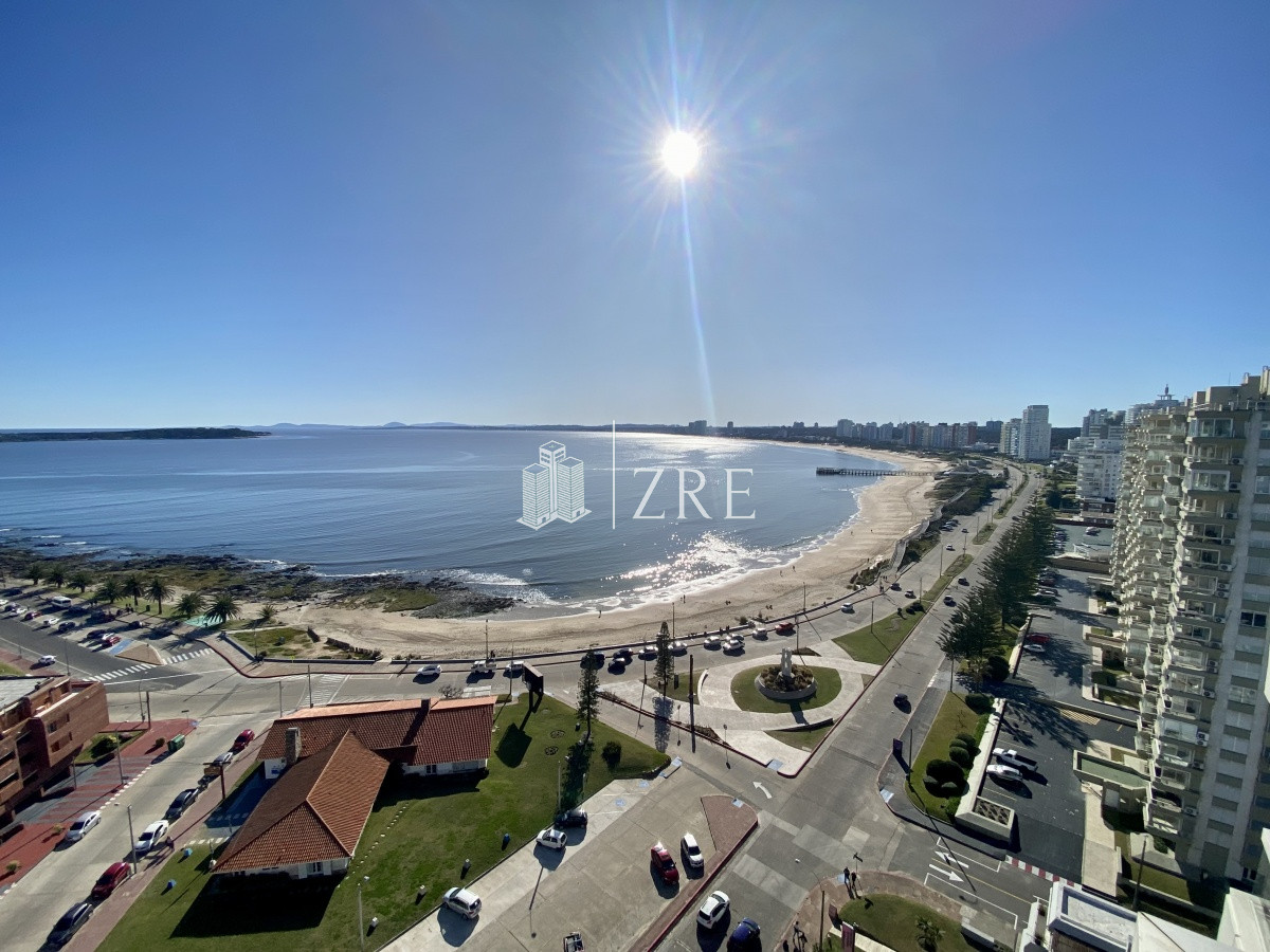 Apartamento ID.462 - Venta apartamento 4 dormitorios playa mansa Punta del Este
