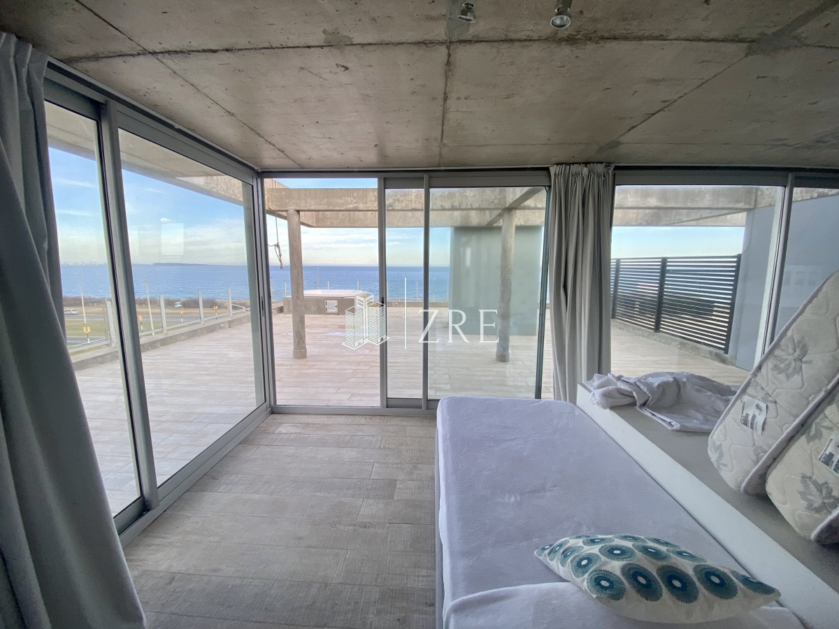 Apartamento ID.335 - Venta apartamento 3 dormitorios playa mansa Punta del Este