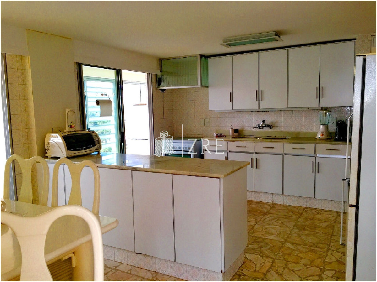 Apartamento ID.408 - Venta Apartamento en venta, primera playa mansa.