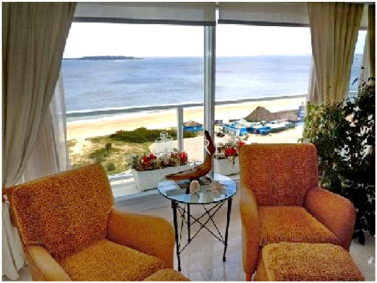 Apartamento ID.421 - Venta apartamento con vista al mar en playa mansa Punta del Este