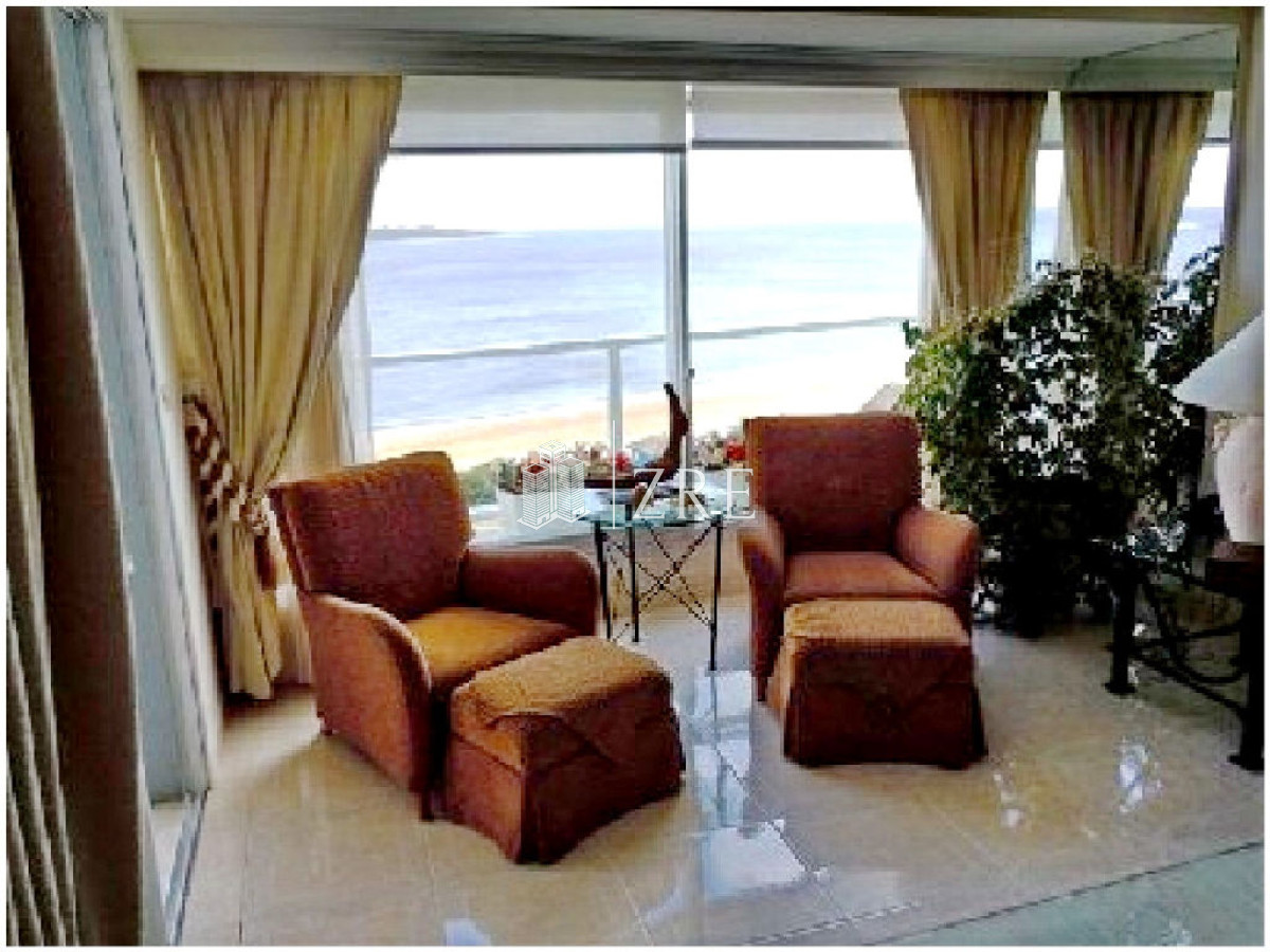 Apartamento ID.421 - Venta apartamento con vista al mar en playa mansa Punta del Este