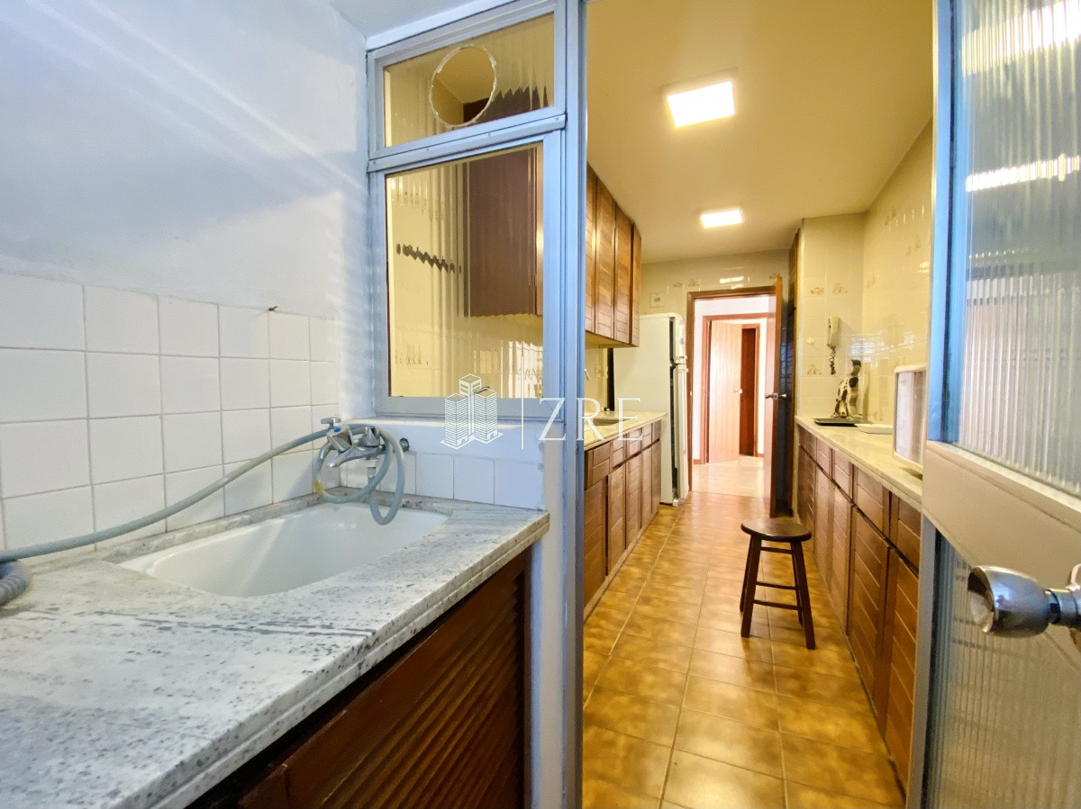 Apartamento ID.434 - Venta apartamento 3 dormitorios, piso alto, Torre tradicional en Punta del Este 