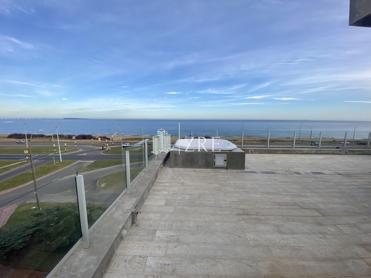 Apartamento ID.335 - Venta apartamento 3 dormitorios playa mansa Punta del Este