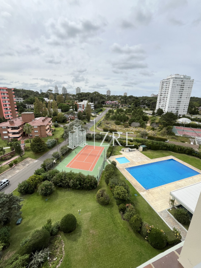 Apartamento ID.639 - Venta de apartamento tres dormitorios. 