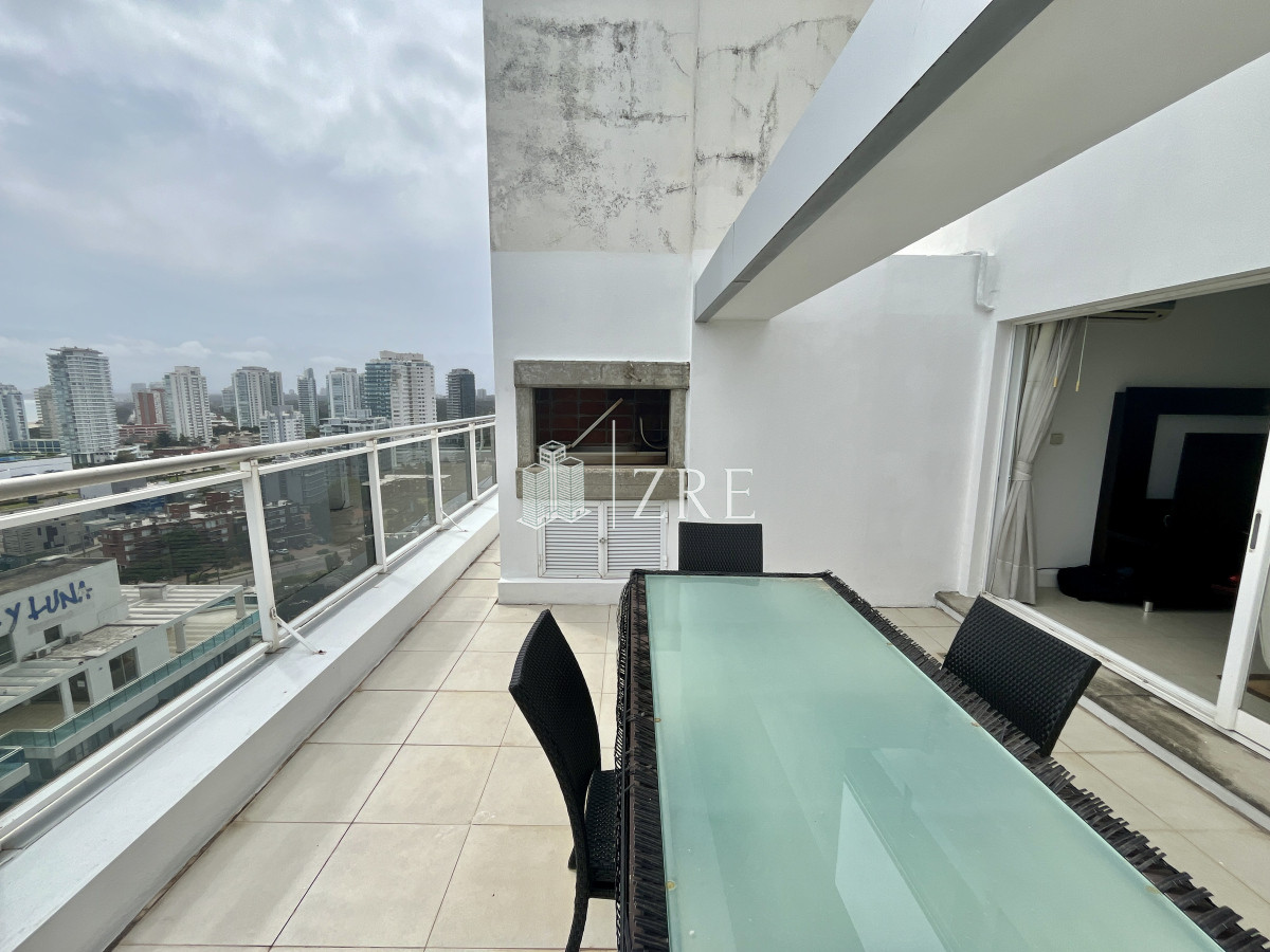 Apartamento ID.695 - Venta apartamento penthouse 3 dormitorios. Playa brava, Punta del Este 