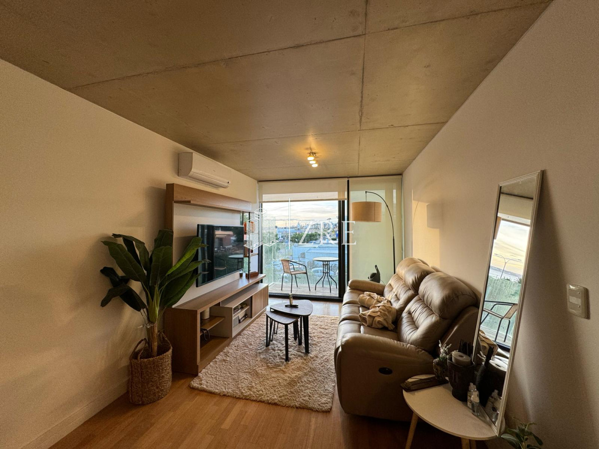Apartamento ID.127 - Venta apartamento 2 dormitorios. Playa mansa, Punta del Este 