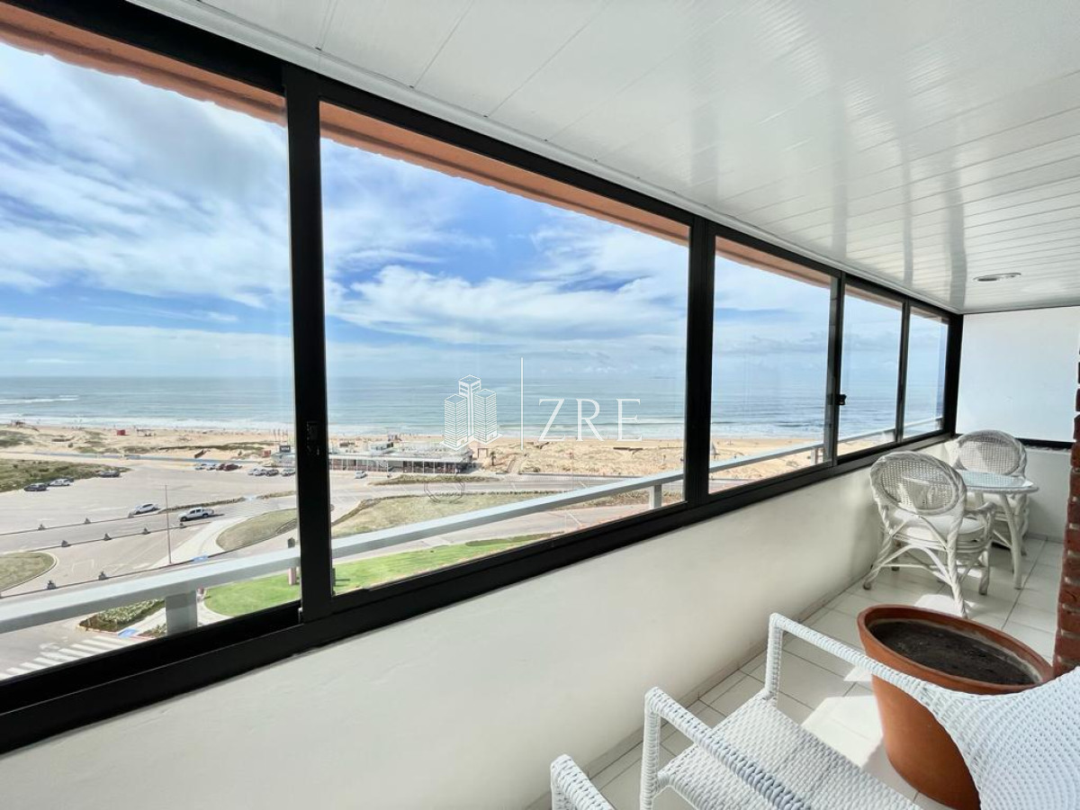 Apartamento ID.245 - PENTHOUSE 2 DORMITORIOS + TERRAZA EXCLUSIVAS VISTAS A PLAYA BRAVA PUNTA DEL ESTE VENTA