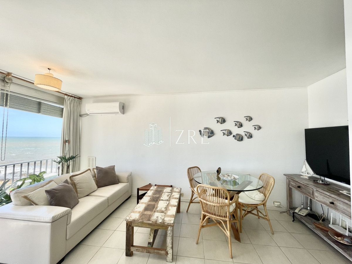 Apartamento ID.160 - Venta apartamento 1 dormitorio con vista al mar. Península, Punta del Este.  