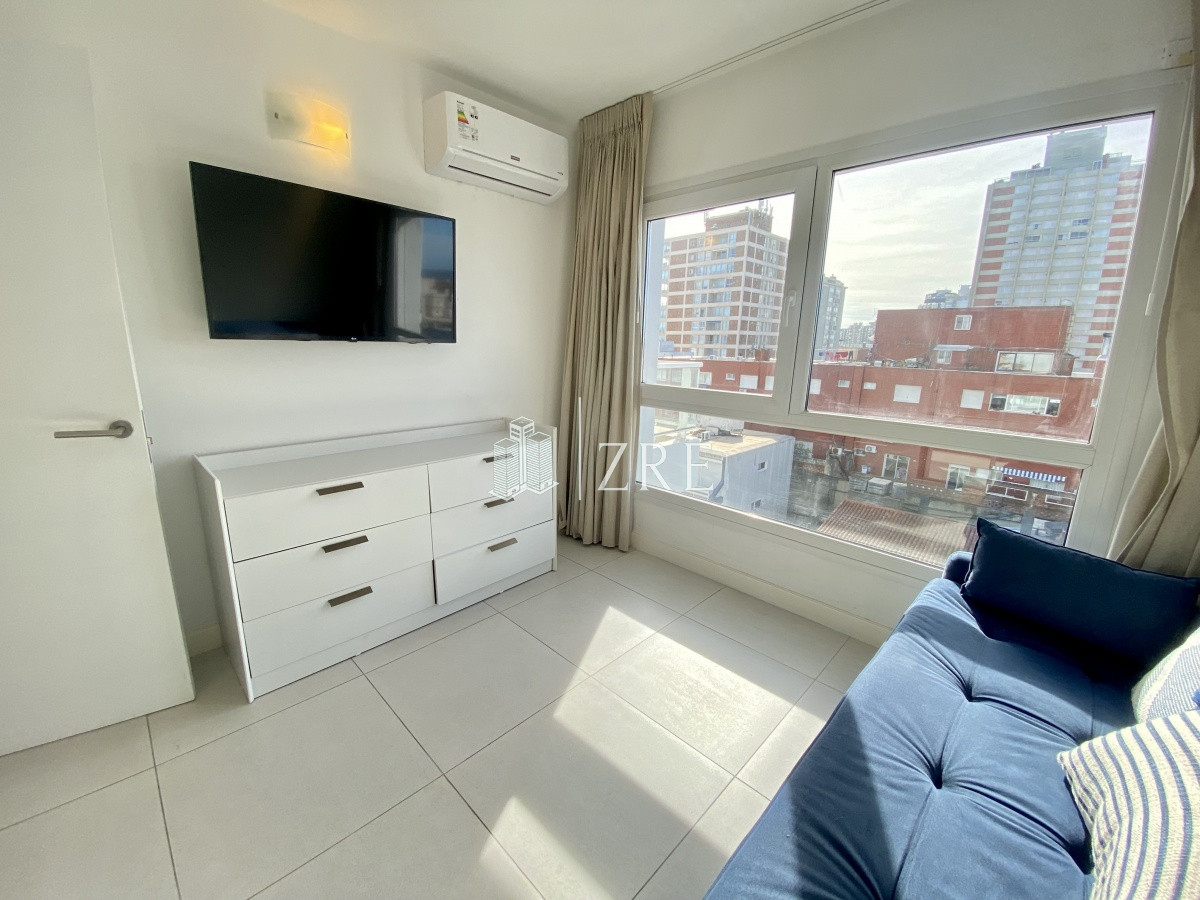 Apartamento ID.294 - Venta 2 dormitorios península Punta del Este.