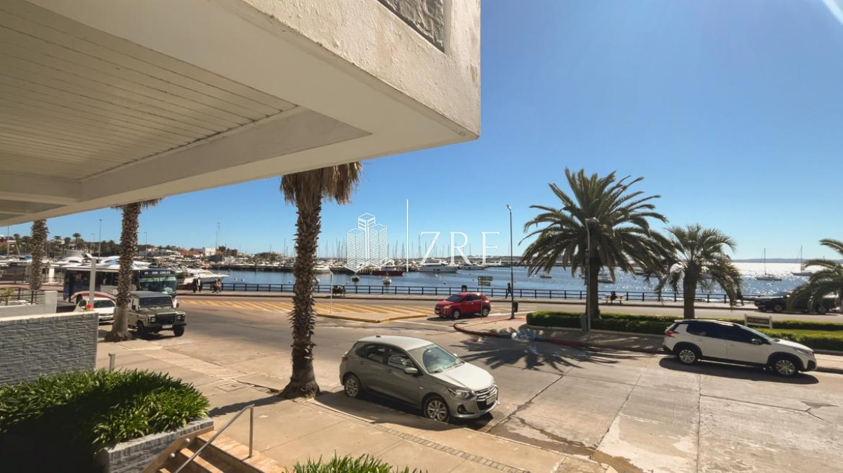 Apartamento ID.985 - Venta y alquiler apartamento en Península, Punta del Este 
