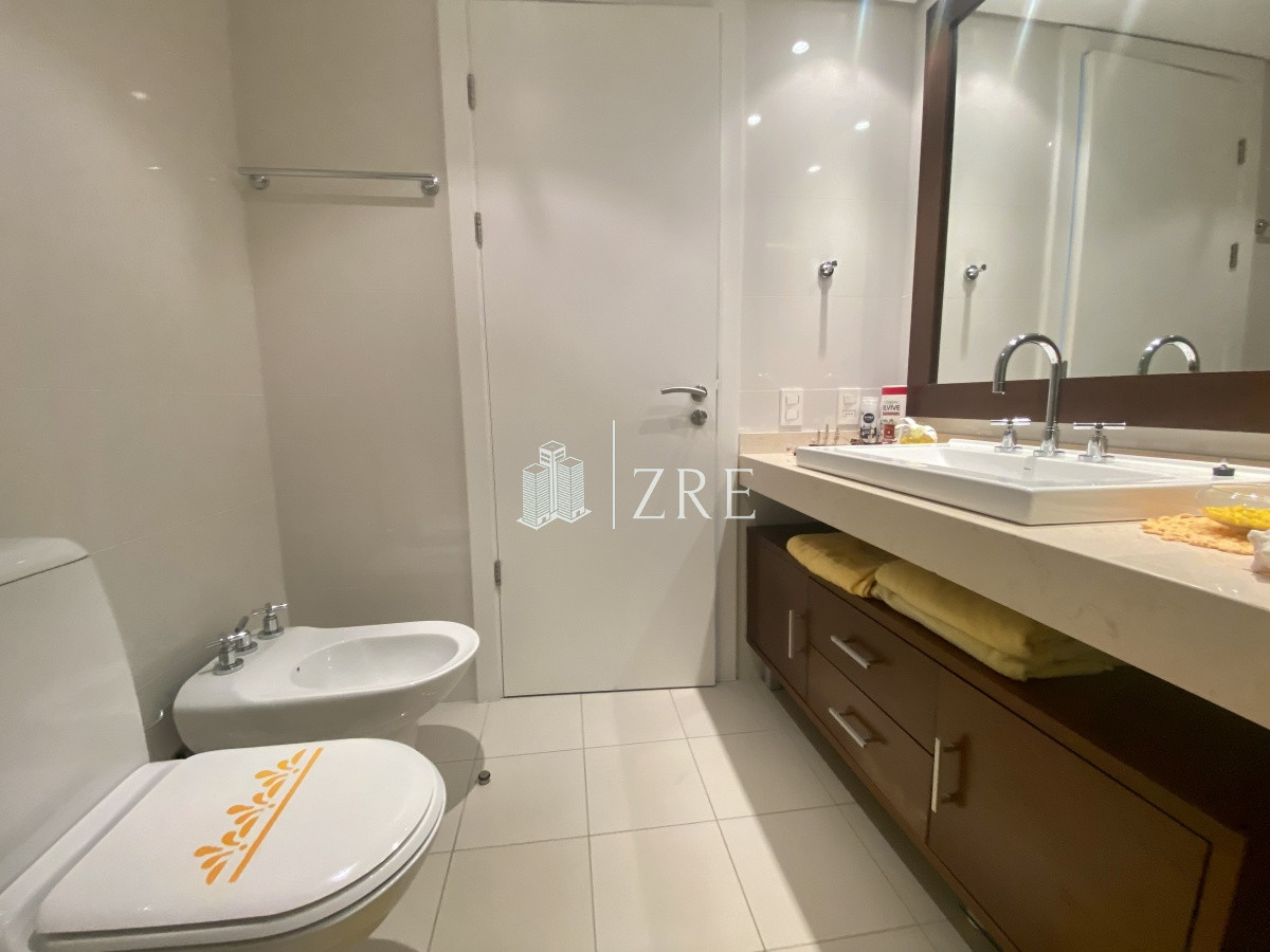 Apartamento ID.364 - Venta apartamento 4 dormitorios playa mansa Punta del Este
