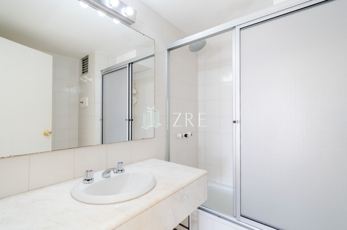 Apartamento ID.674 - Venta apartamento 3 dormitorios. Playa brava, Punta del Este. 