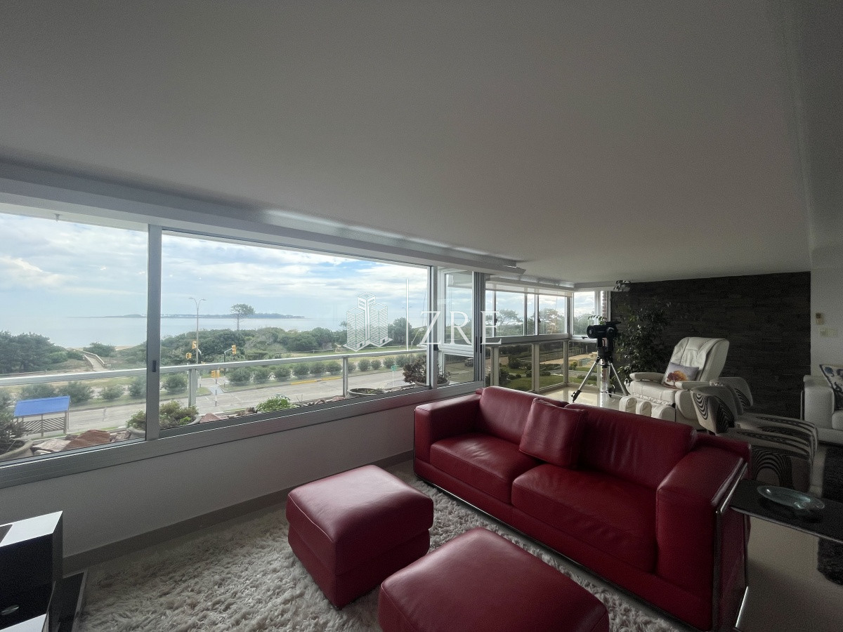 Apartamento ID.496 - Venta apartamento 3 dormitorios playa mansa Punta del Este