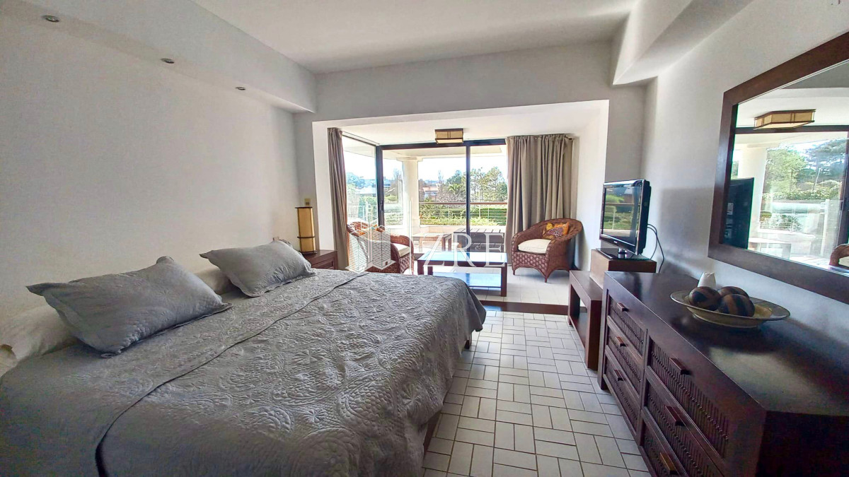 Apartamento ID.175 - Venta - Alquiler Departamento - 3 Dormitorios 3 baños + Servicio - Playa Brava   