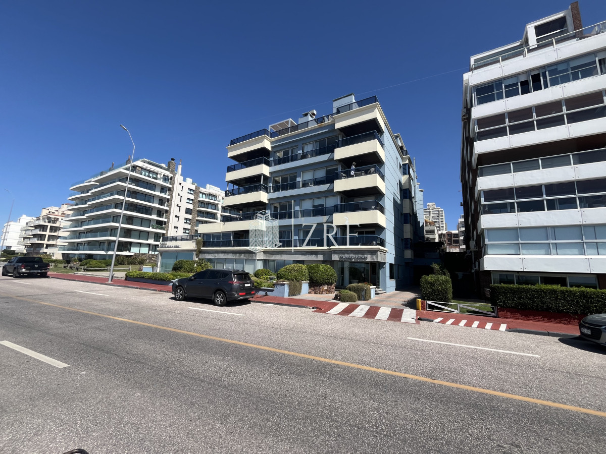 Apartamento ID.704 - Venta apartamento en Plena Península De Punta Del Este