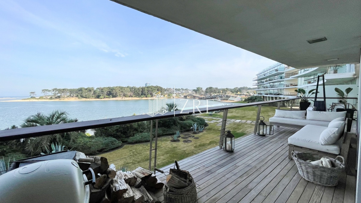 Apartamento ID.533 - Venta apartamento de 4 dormitorios Punta del Este